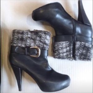 Black ankle sweater booties